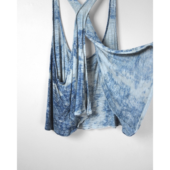 UO // Swingy Open-Back Tank Top - Picture 3 of 5